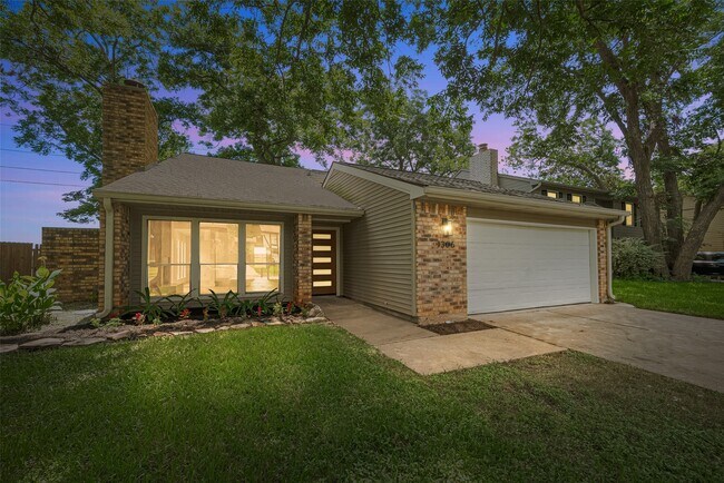 Building Photo - 1306 Briarmead Dr