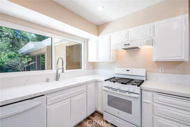 Building Photo - 804 Avenida Presidio
