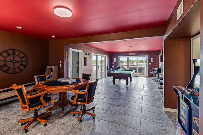 Building Photo - 301 S Front St