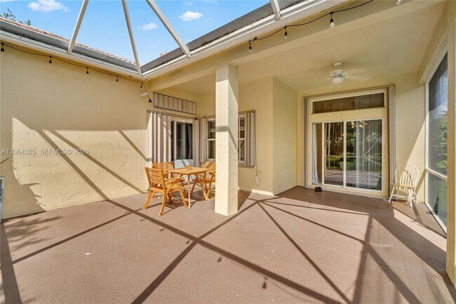 Building Photo - 885 Tanglewood Cir