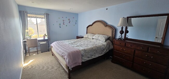 Building Photo - 685 Dartmore Ln