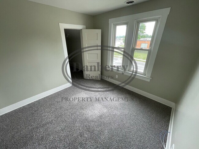 Building Photo - 931 Tiffin Ave