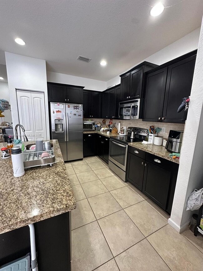 Building Photo - 25200 SW 119th Ave
