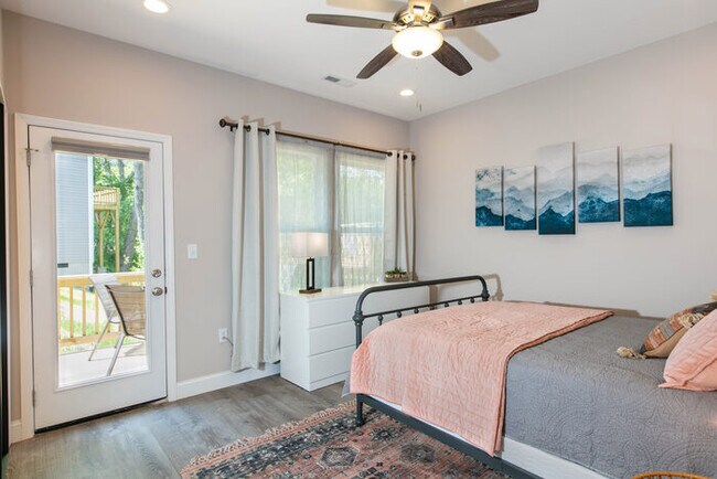 Building Photo - Spacious Three Bedroom w/ Loft Space