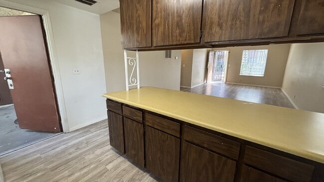 Building Photo - First Floor 2-bed, 2-bath, no carpet here!