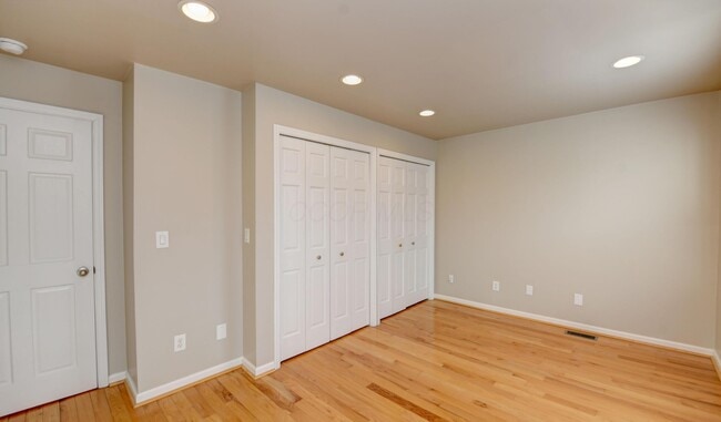 Building Photo - 746 Beech St