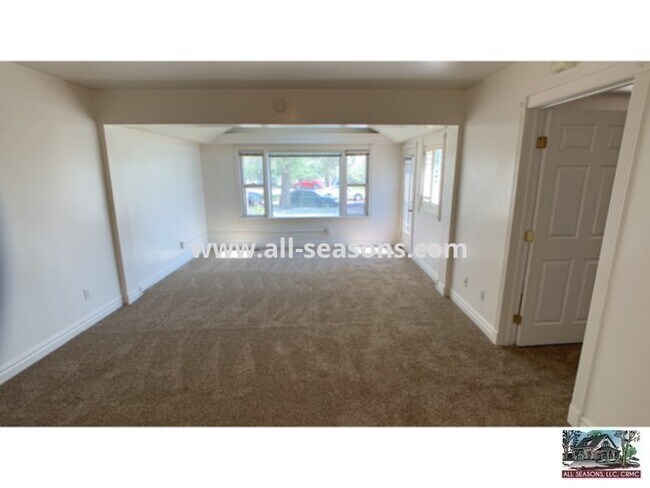 Building Photo - Downtown 1 Bedroom Home For Rent!