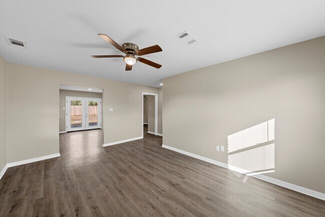 Building Photo - 112 Shirley Dr