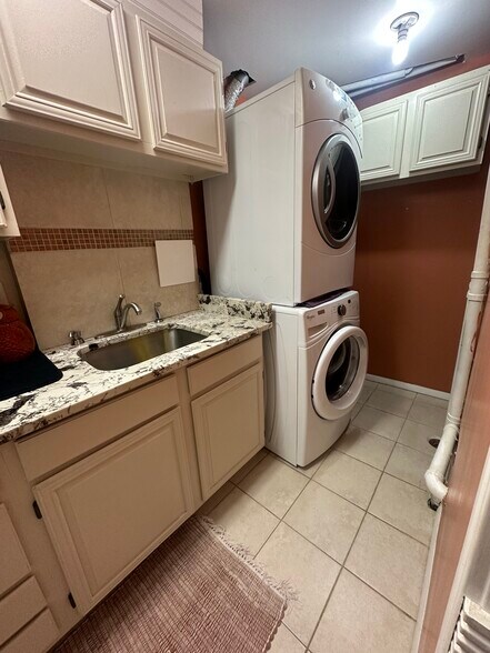 Building Photo - 5871 Clarendon Springs Pl