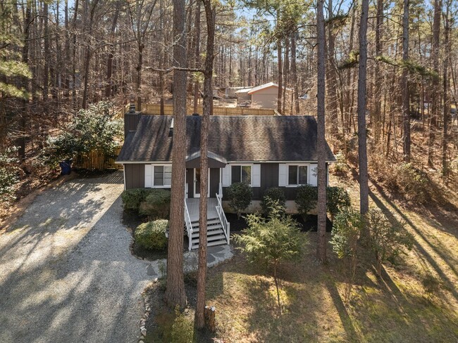 Building Photo - *APPLICATION PENDING* Chapel Hill 3 Bed 2 ...