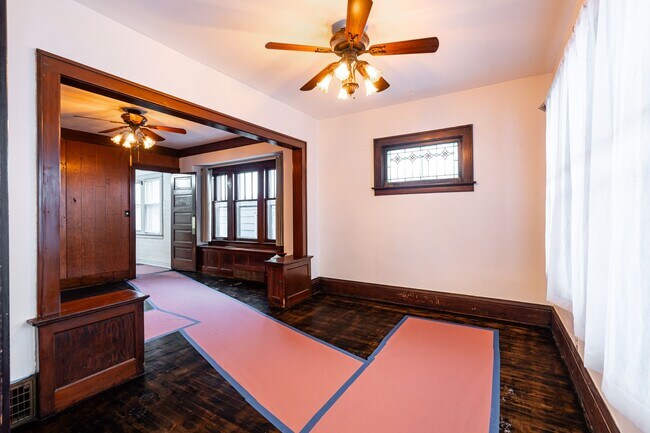 Building Photo - Charming 3-Bed Home in Bayview!  Pets Welcome!