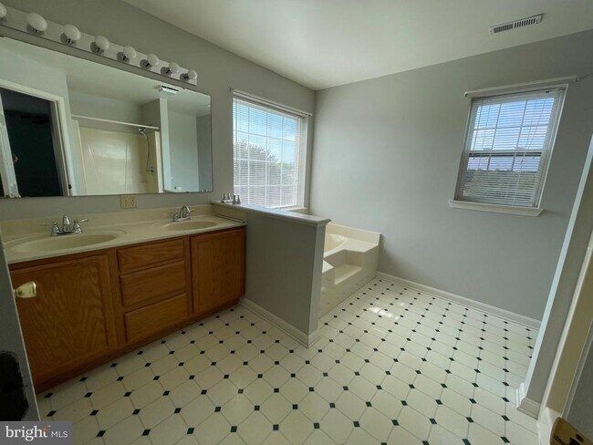 Building Photo - 21707 Harrison St