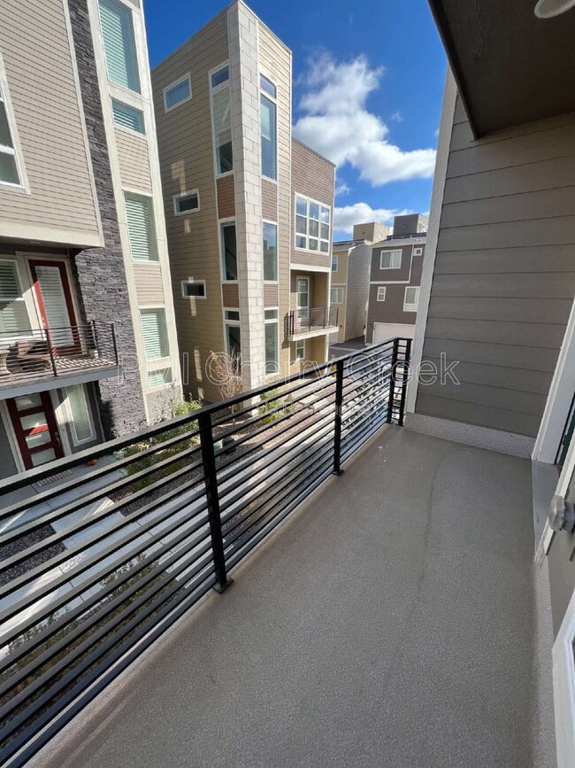 Building Photo - 15839 E Broncos Pl