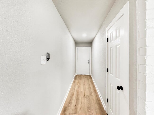 Building Photo - 4926 Adonis Dr
