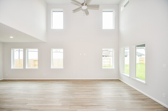 Building Photo - 21835 Erskine Peaks Pl