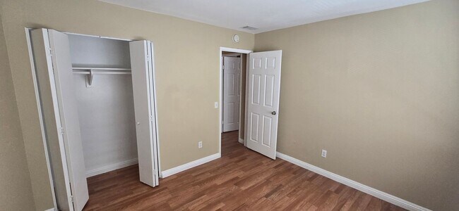 Building Photo - Stunning 2 Bed Condo in Highland | 1 Bath ...