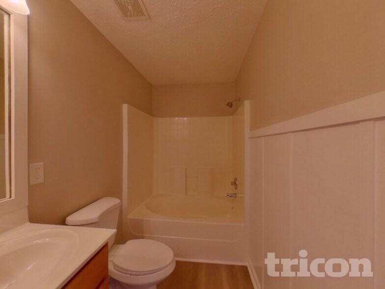 Building Photo - 3011 Deer Trail Dr