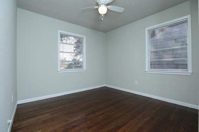 Building Photo - 10322 Cathedral Dr