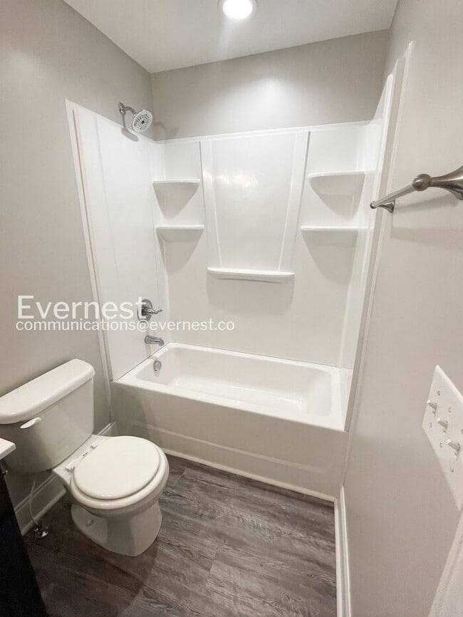 Building Photo - 1000 Henry Pl Blvd