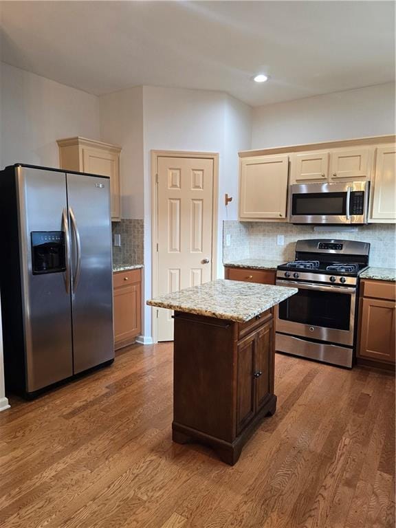 Building Photo - 1934 Dilcrest Dr