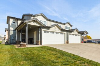 Creekstone apartments — community photo - Creekstone