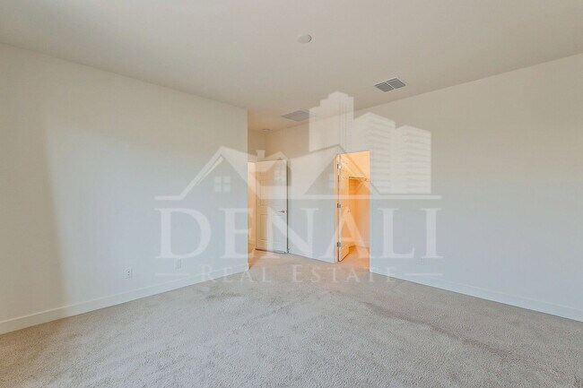 Building Photo - 10962 W Taylor St