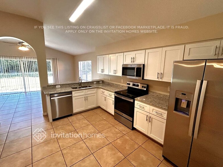 Building Photo - 2389 Hamlet Cir