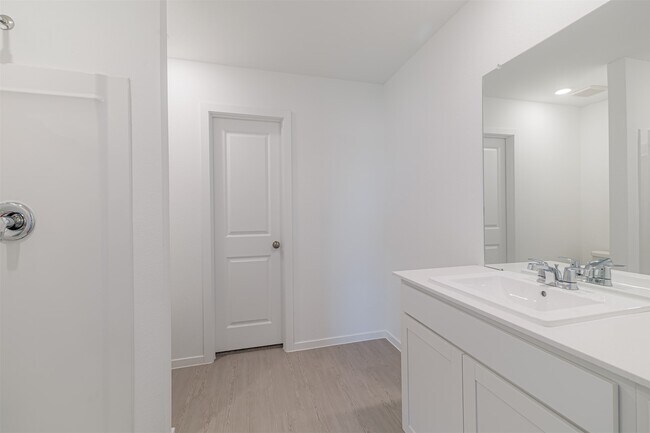 Building Photo - 26718 Willow Ln