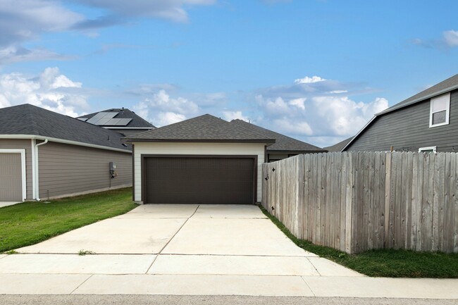 Building Photo - 311 Ravens Crst Dr