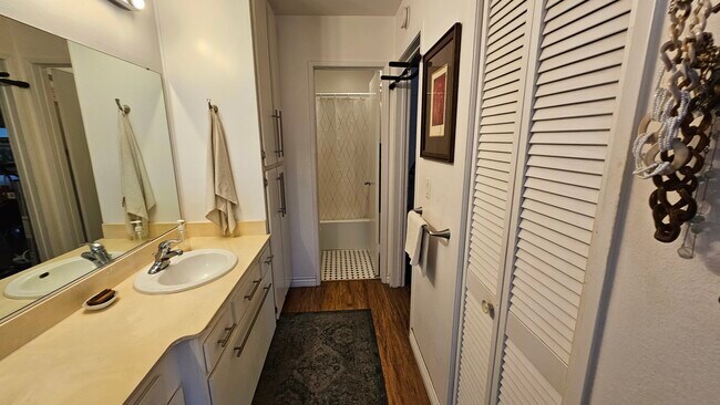 Building Photo - 6780 Friars Rd