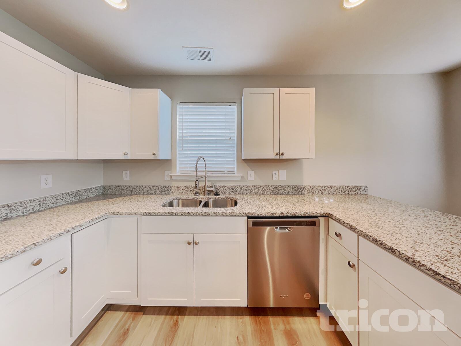 Building Photo - 110 Kingscreek Dr