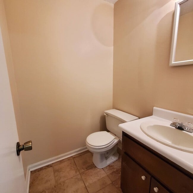 Building Photo - Modern Duplex Living in Georgia - 2Bed/2.5Bath with Convenient Amenities