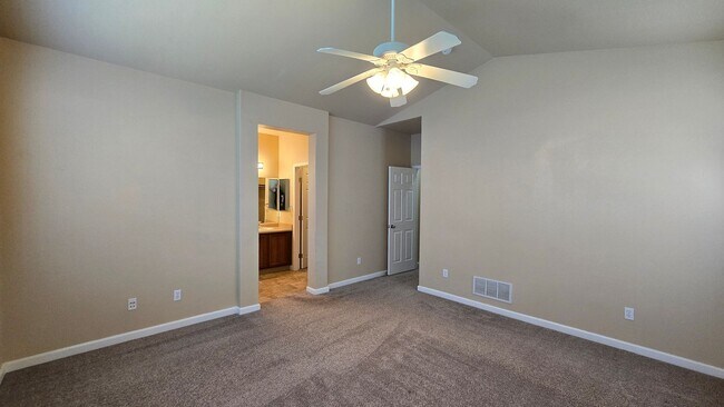Building Photo - 7747 Mountain Laurel Dr