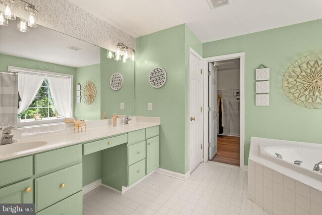 Building Photo - 6050 Smooth Stone Pl