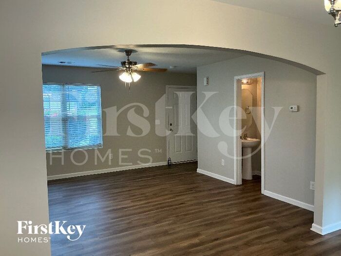 Building Photo - 7421 Hidden Creek Dr