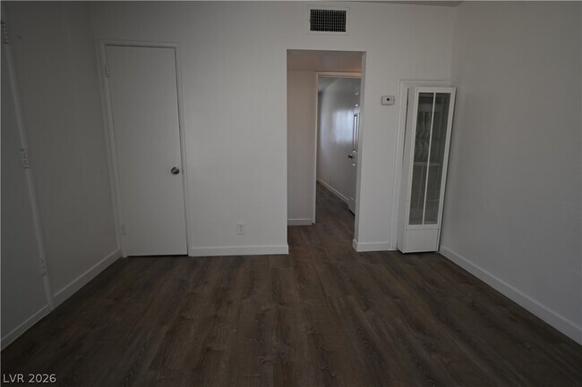 Building Photo - 378 N 13th St