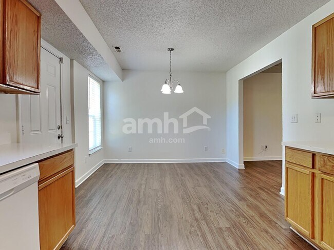 Building Photo - 4945 Hopewood Ln