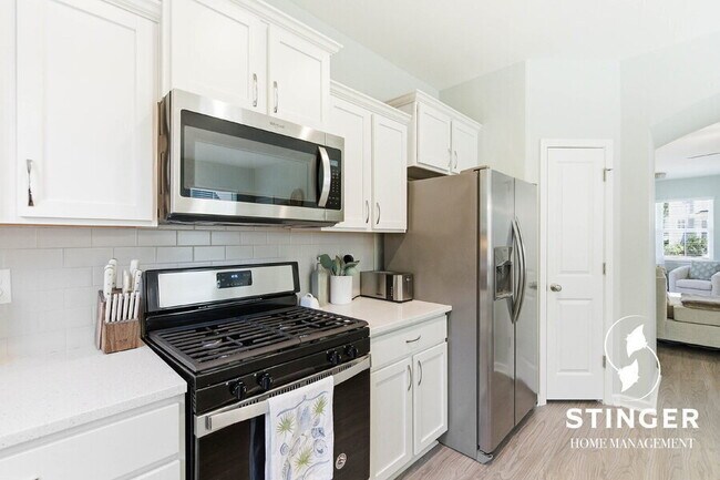 Building Photo - 9 Camp Saxton Way