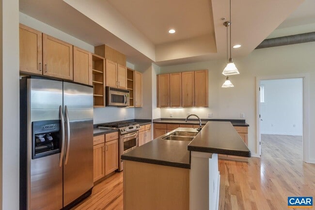 Building Photo - 200 Douglas Ave