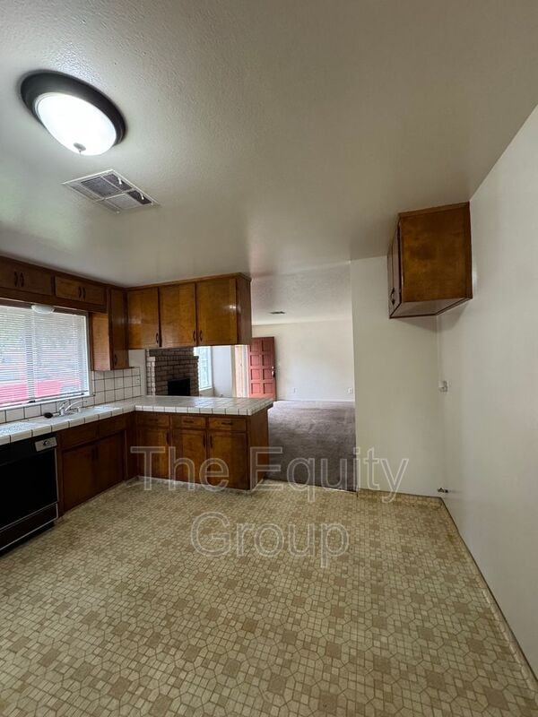Building Photo - 4603 W Cypress Ave