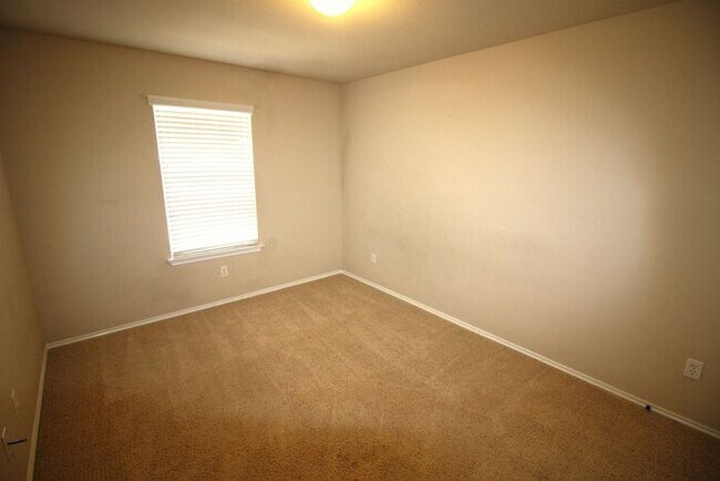 Building Photo - 6707 Rosita Oak Dr