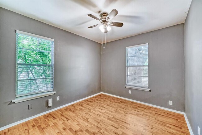 Building Photo - 8308 Hathaway Dr
