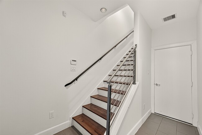 Building Photo - 1735 Eado Point Ln