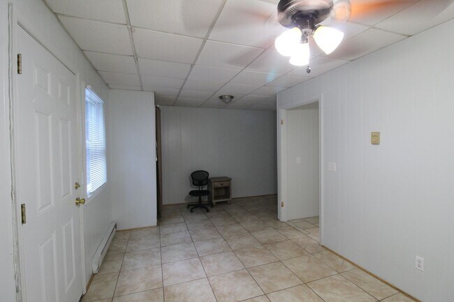 Building Photo - 1212 Mountain View Dr