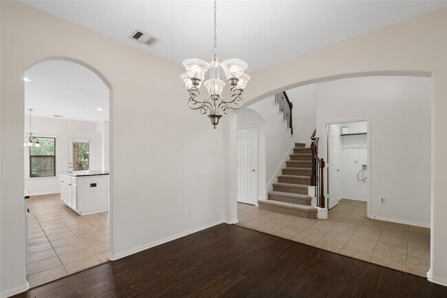 Building Photo - 114 E Lasting Spring Cir