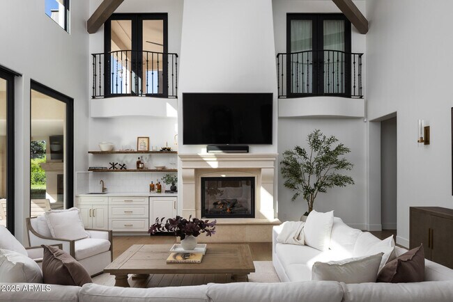 Building Photo - 7730 N Mockingbird Ln