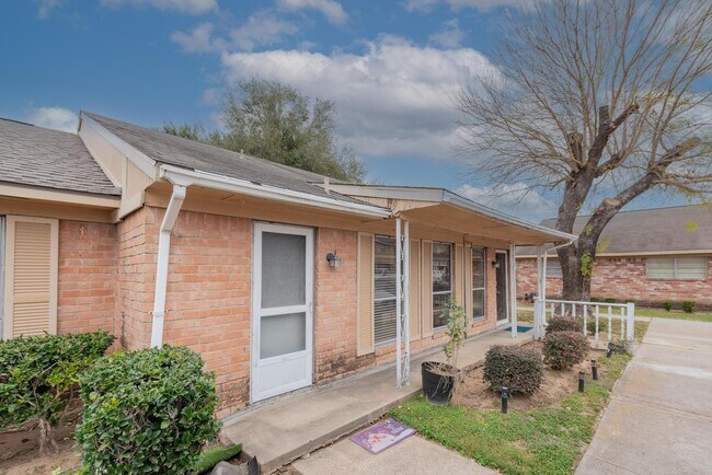 Building Photo - 3340 Burke Rd