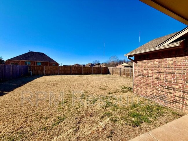 Building Photo - 5601 Sanderling Rd