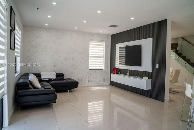 Building Photo - 3521 W 86th Terrace