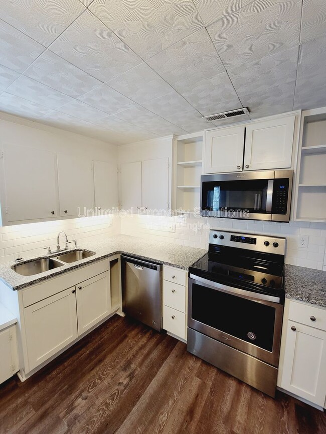 Building Photo - 2410 Wrightsville Ave